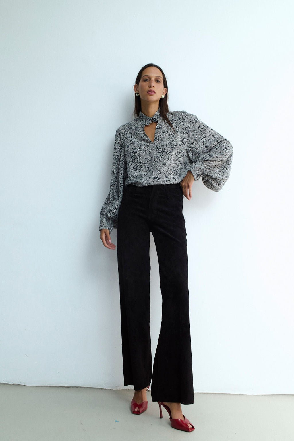 LOLA BLACK SUEDE