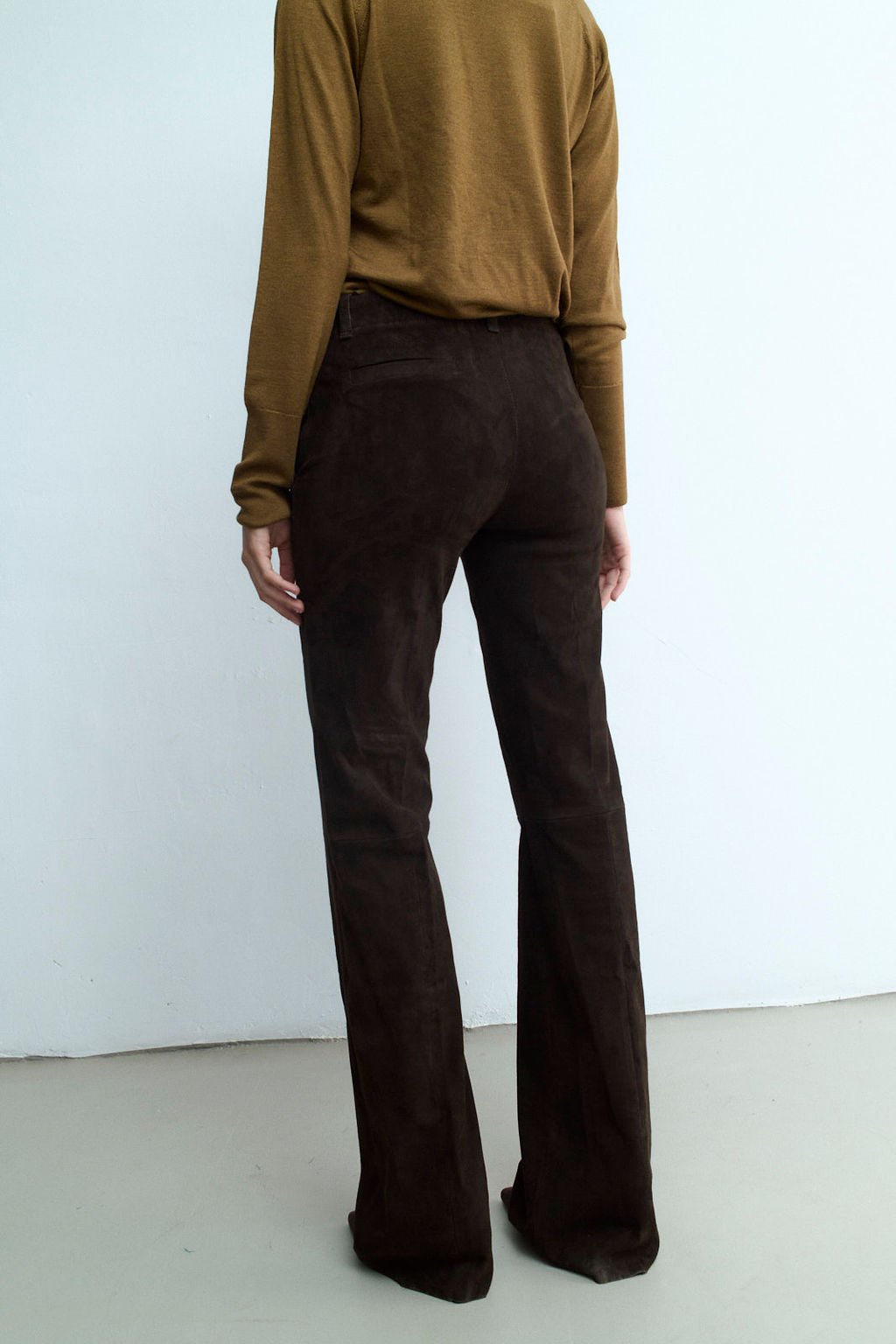 PIJAMA DARK CHOCOLATE SUEDE