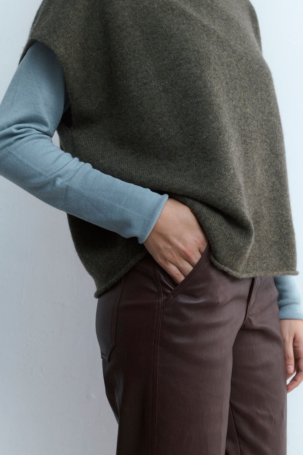 VERONICA MAHOGANY LEATHER