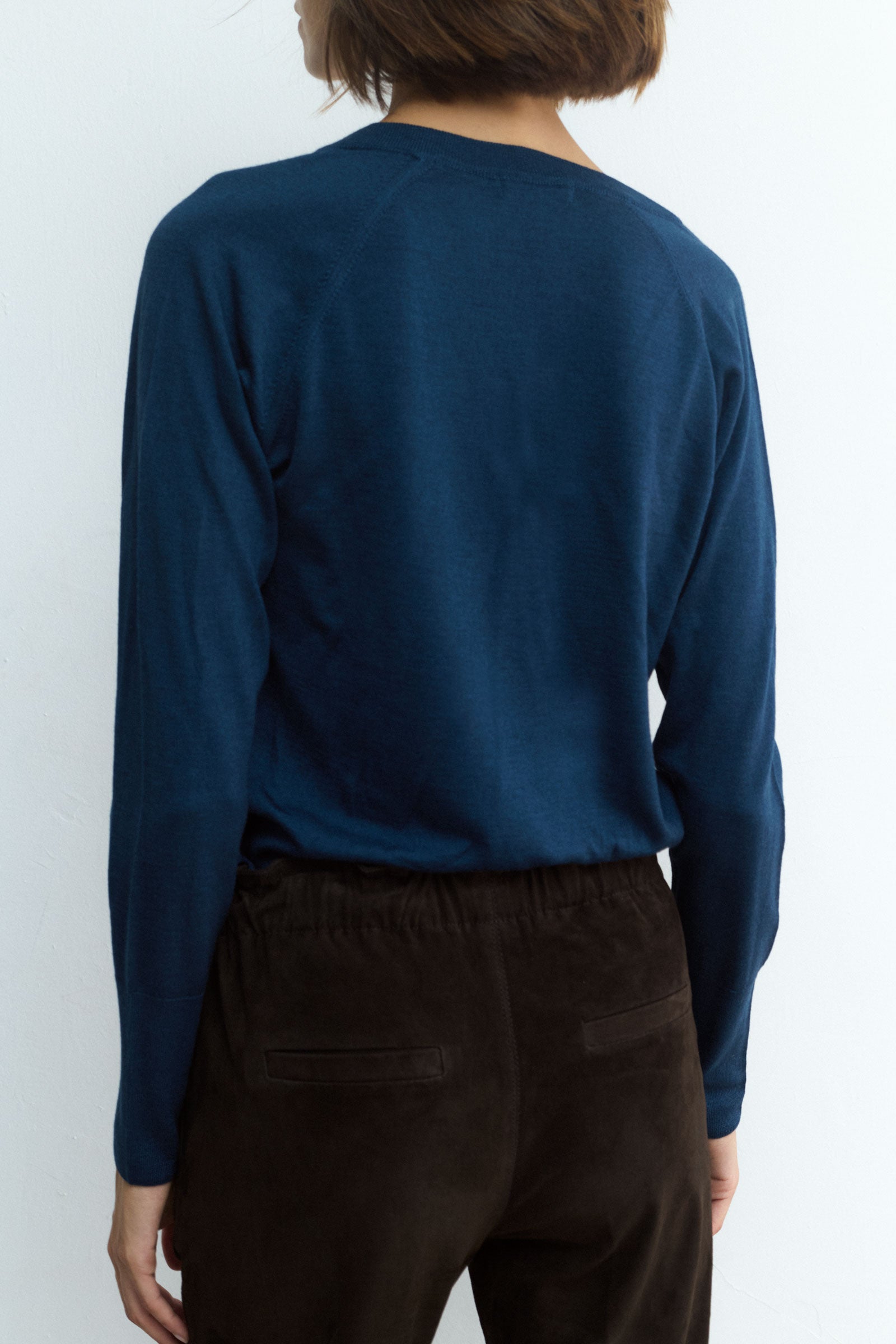 V NECK BLUEBELL