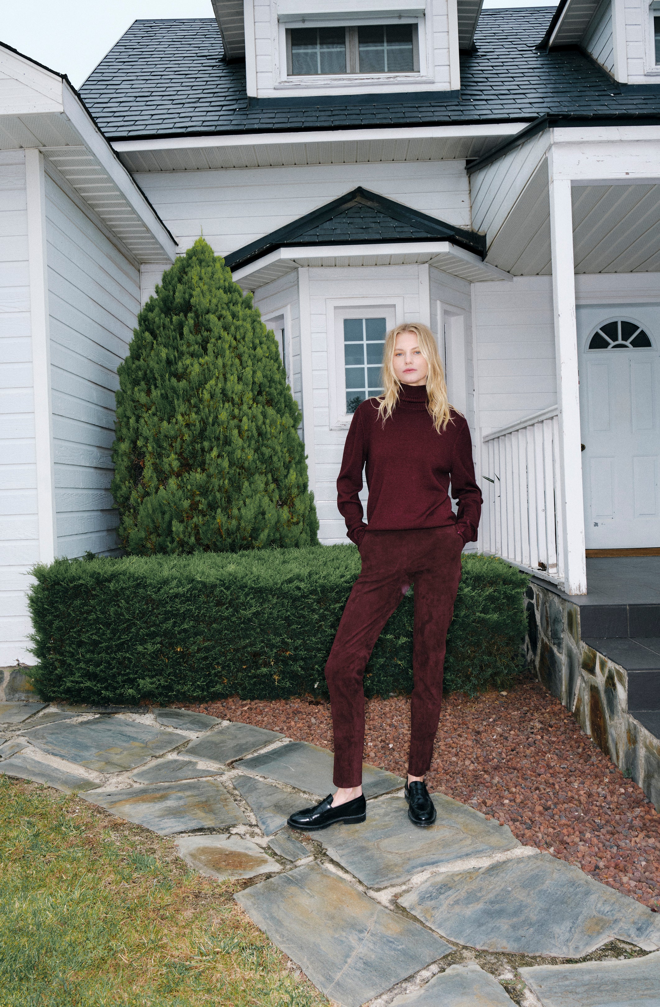 SONIA BLACK CHERRY SUEDE