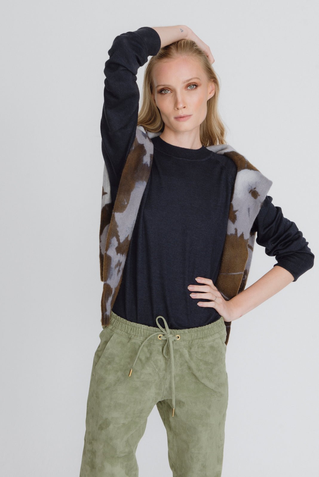 CREW NECK SWEATER NAVY