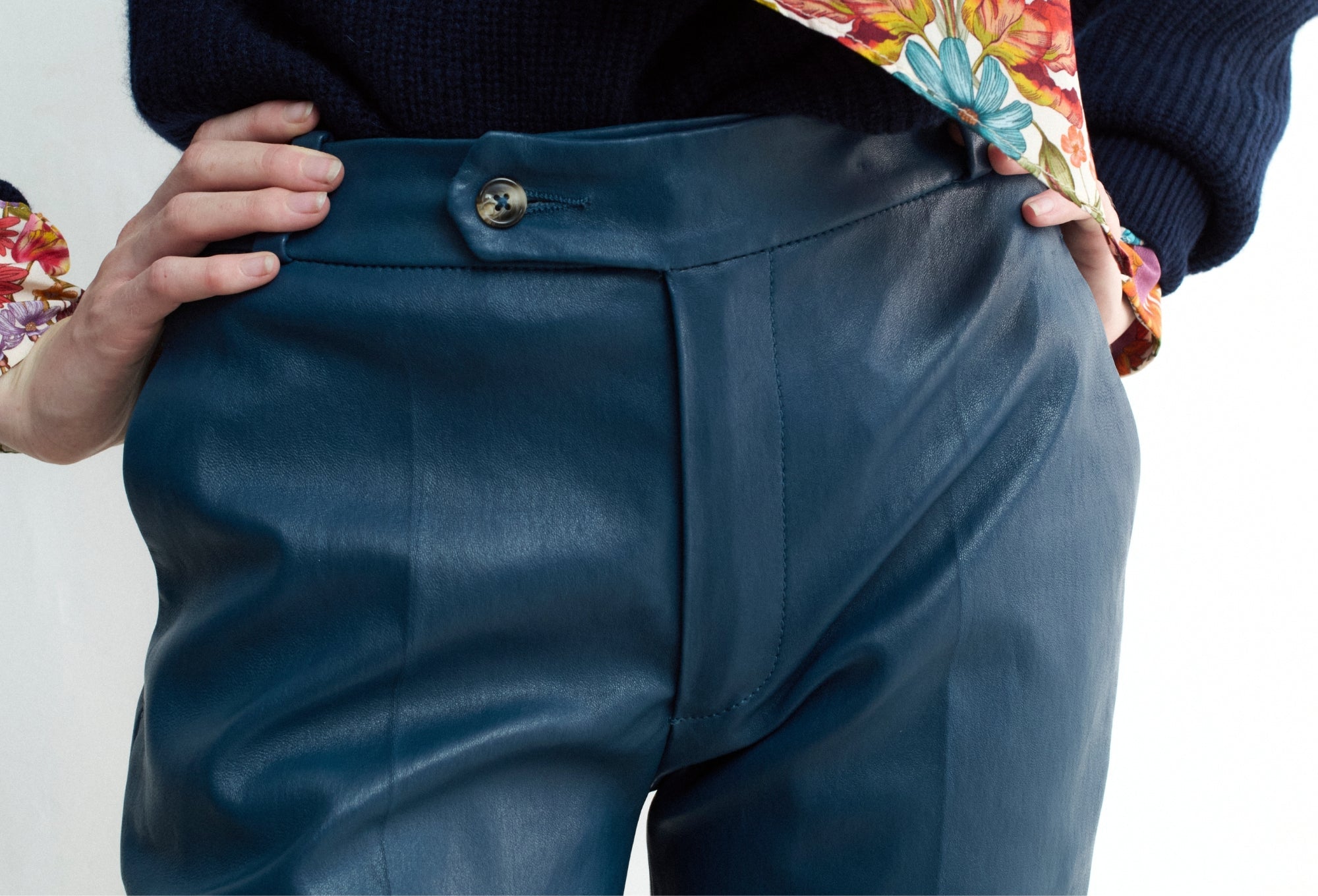 Stretch leather pants collection by Mon&Pau