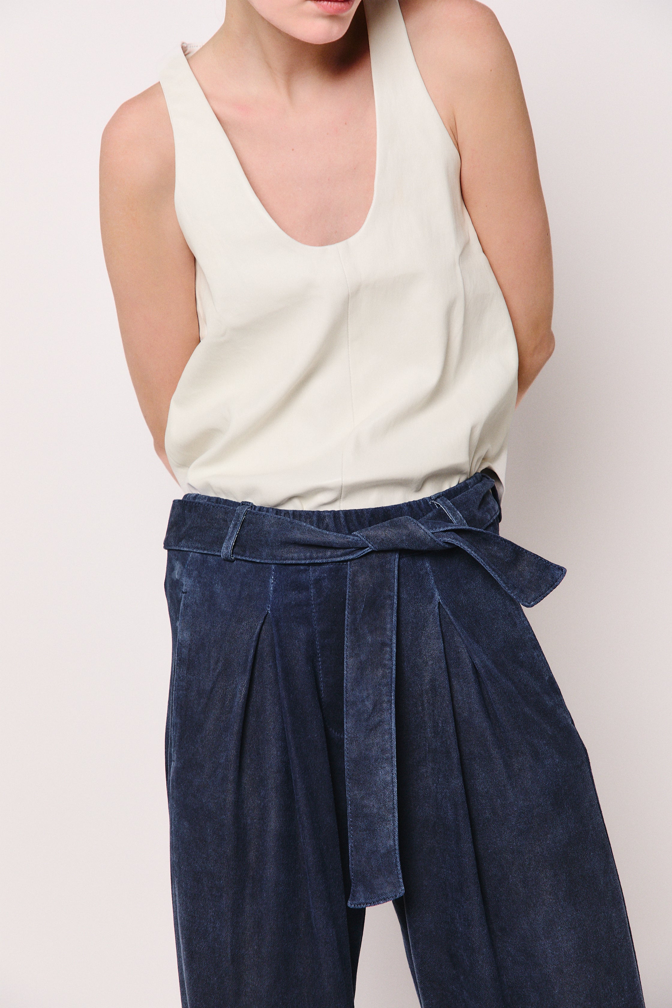 TANK TOP WHITE LEATHER