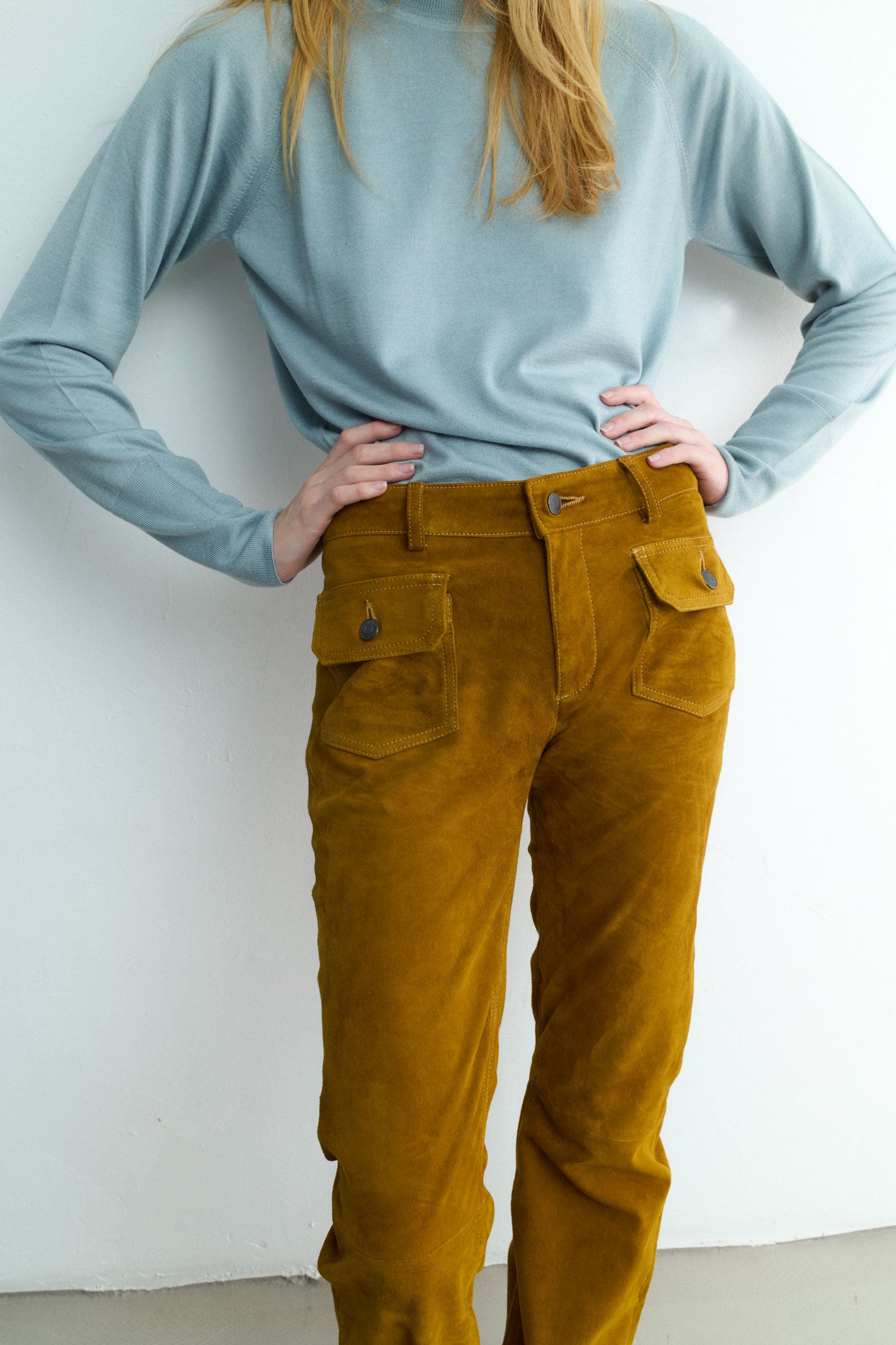 CAROLYN GOLDEN HONEY SUEDE