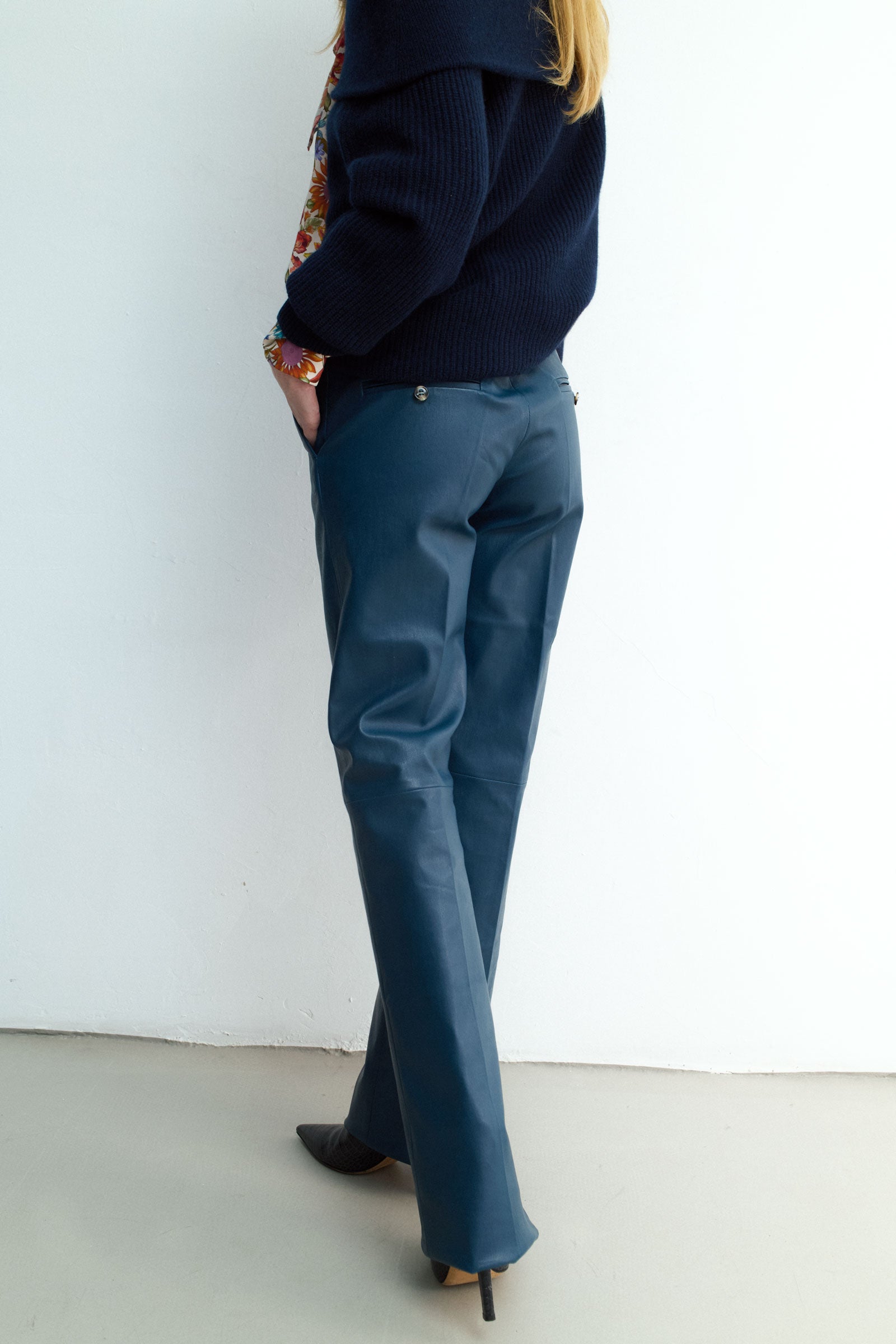 TAYLOR BLUEBELL LEATHER