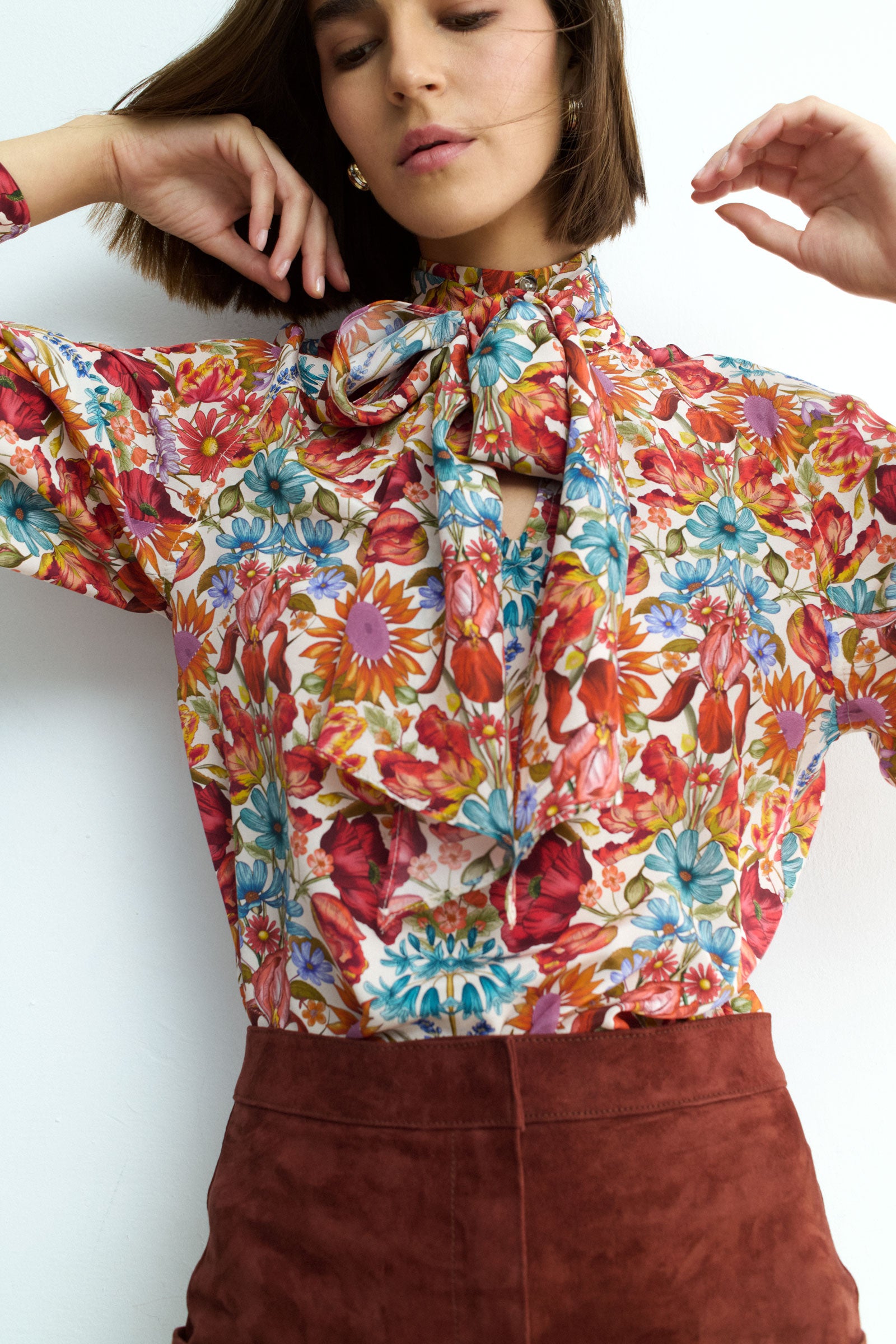 BOW FLORAL MUSE WHITE