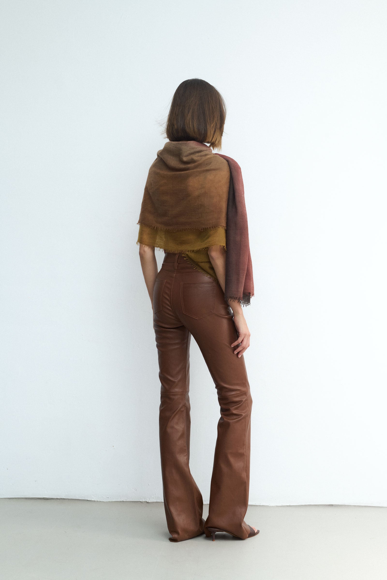 FLARE SADDLE LEATHER