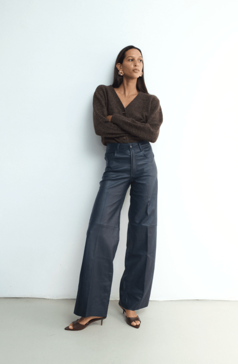 LOLA NAVY LEATHER