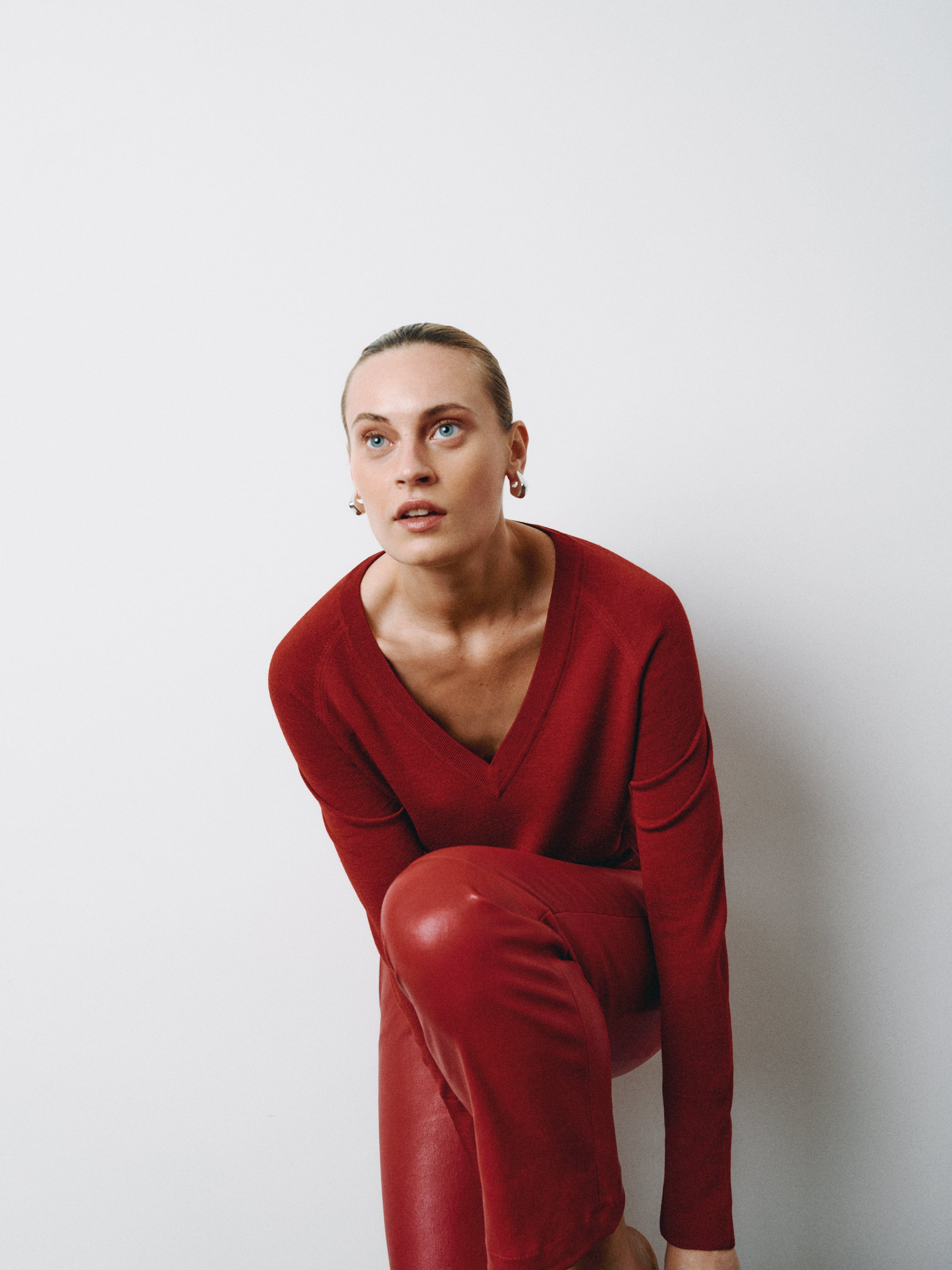 V NECK SWEATER RUBY