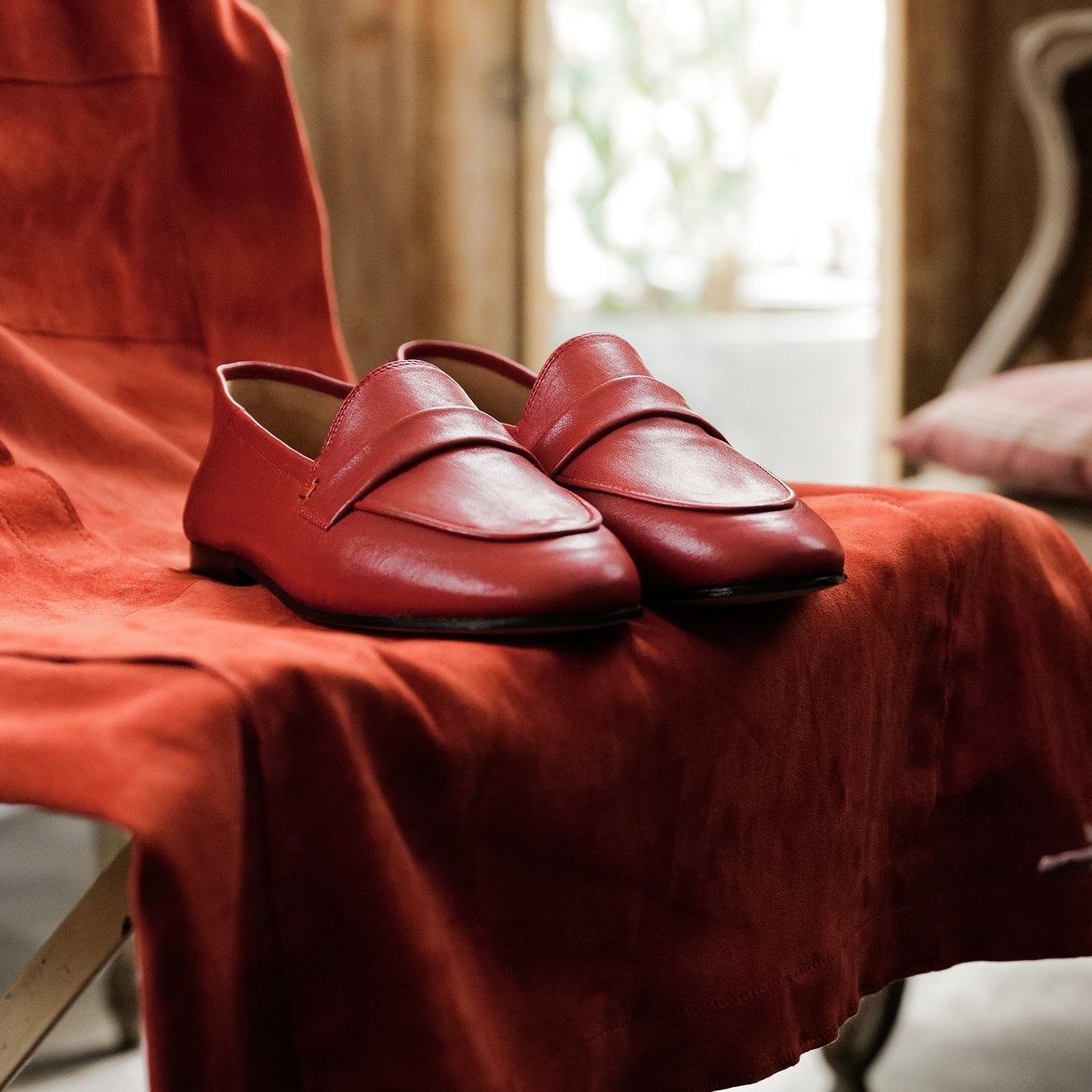 Coral fashion loafers